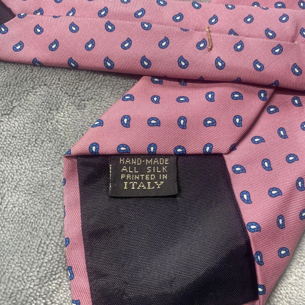 Neiman Marcus Tie Mens One‎ Size Pink Paisley 100% Silk Hand Made Italy